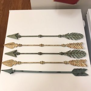 Metal Arrows Decor